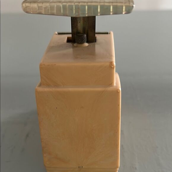 Vintage Postal Scale Petite Pelouze H 4 in L 4 in W 2 in - Picture 4 of 7